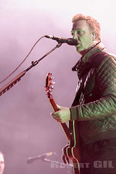 QUEENS OF THE STONE AGE - 2014-08-24 - SAINT CLOUD - Domaine National - Grande Scene - Joshua Michael Homme III